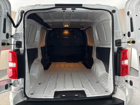 2023 Toyota Proace 2.0 (140HP) GX LWB €23,537 thumbnail