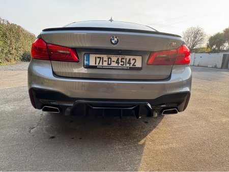 2017 BMW 5 Series - thumbnail 4