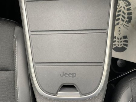 2025 Jeep Avenger 1.2 100Hp Mhev Altitude €28,895 thumbnail