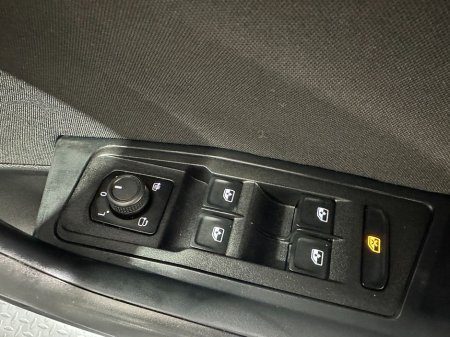 2025 Volkswagen T-Roc - thumbnail 21