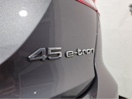 2024 Audi Q4 e-tron 45 S LINE (TECH PACK / 82KWH BATTERY) 282BHP AUTOMATIC **ONE OWNER / APPLE CARPLAY / ADAPTIVE CRUISE CONTROL / FULL LEATHER / SONOS PREMIUM SOUND / SAT NAV / REVERSE CAMERA / WIRELESS PHONE CHARGING** €43,900 thumbnail