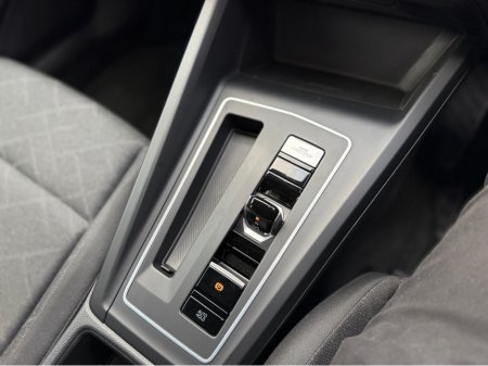 2022 Volkswagen Golf ACTIVE - 2.0L DIESEL - AUTO - 12M WARRANTY - CAR: €27,950 thumbnail