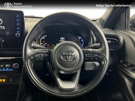 2023 Toyota Yaris Cross - thumbnail 8