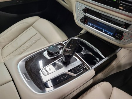 2020 BMW 7 Series - thumbnail 10