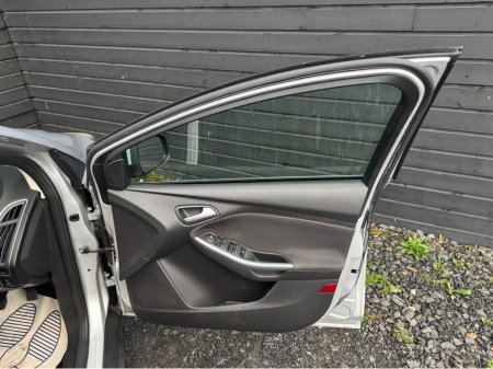 2015 Ford Focus TITANIUM 1.6 TDCI 5DR €7,995 thumbnail