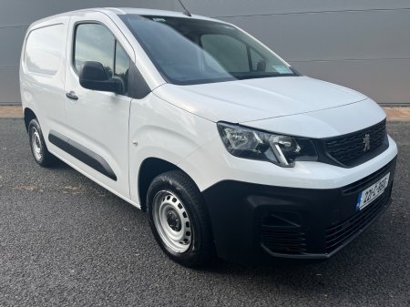 2022 Peugeot Partner 