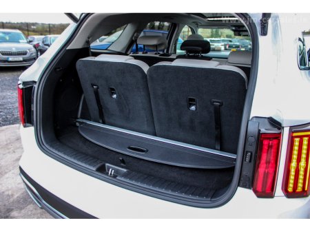 2024 Kia Sorento 2.2 K3 4X2 Diesel 7 seats €53,995 thumbnail