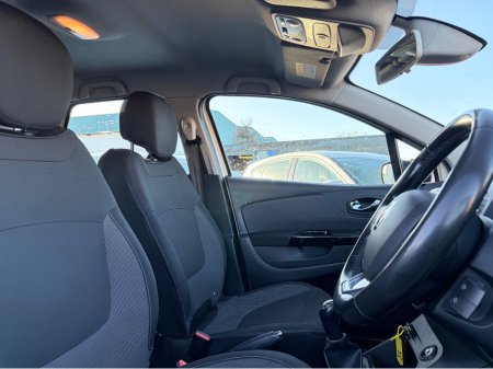 2017 Renault Captur INTENSE 1.5 DCI ** IRISH CAR ** 2 KEYS ** IMMACULATE EXAMPLE ** €9,995 thumbnail