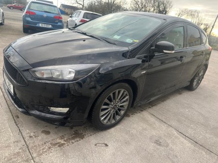 2018 Ford Focus - thumbnail 12