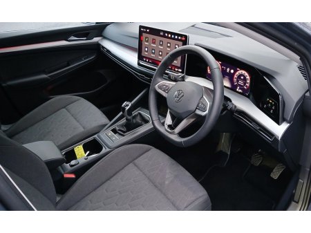 2025 Volkswagen Golf Edition 75 2.0TDI 116HP *PARK ASSIST, ANDROID AUTO/APPLE CARPLAY & MUCH MORE!* €35,995 thumbnail