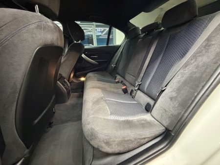 2017 BMW 3 Series - thumbnail 30