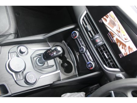 2017 Alfa Romeo Giulia 2.0L 200BHP SUPER LUXURY 4DR AUTO €22,500 thumbnail