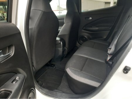 2025 Nissan Juke 1.6 HYB SV PREMIUM MY24.1 €32,950 thumbnail