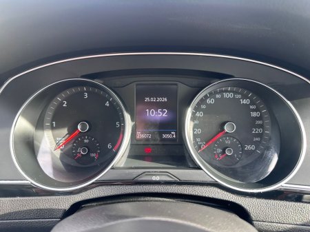 2017 Volkswagen Passat - thumbnail 34