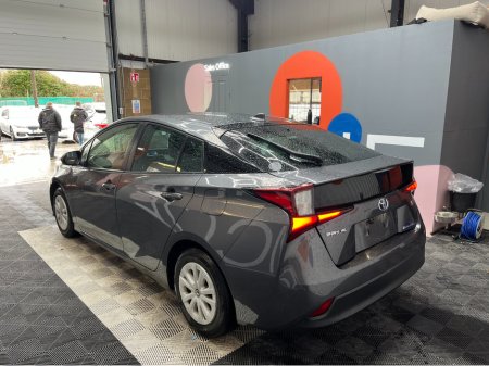 2022 Toyota Prius - thumbnail 4