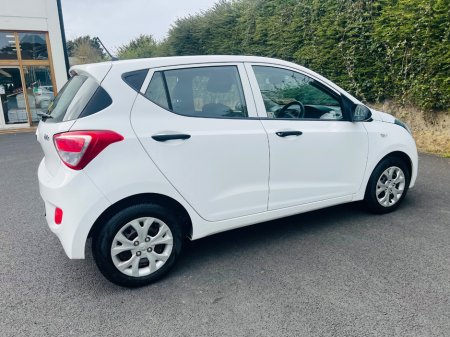 2017 Hyundai i10 - thumbnail 11