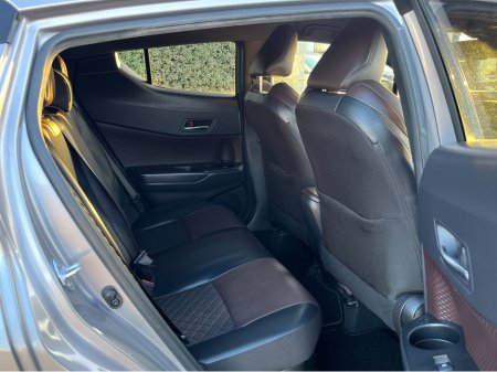 2017 Toyota C-HR SOL AUTOMATIC HYBRID 1.8 PETROL //HIGH SPEC//LOW MILES//REVERSE CAMERA//HALF LEATHER HEATED SEATS//KEYLESS ENTRY//ADAPTIVE CRUISE CONTROL// €18,950 thumbnail