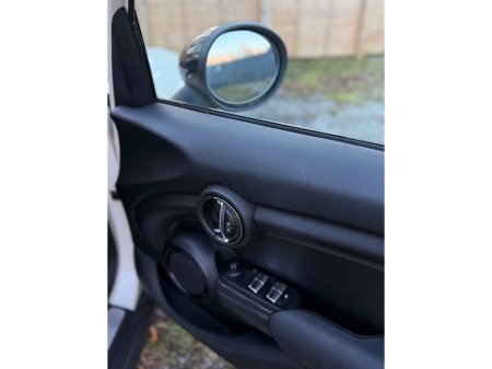 2015 MINI Hatch - thumbnail 25