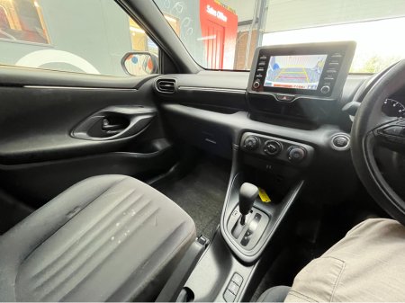 2021 Toyota Yaris - thumbnail 13