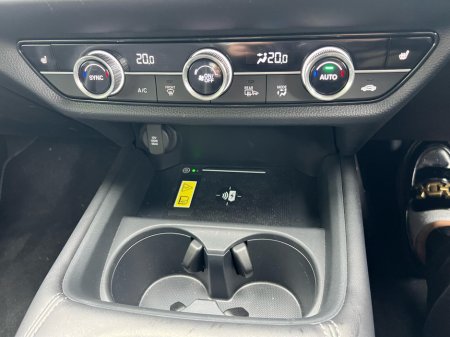 2025 Honda ZR-V ZR-V e:HEV Hybrid SPORT €49,950 thumbnail