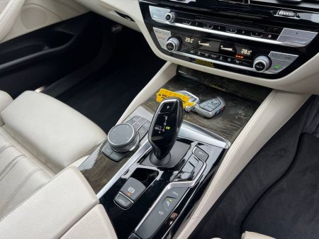 2020 BMW 5 Series 530e M-SPORT COMPETITION 2.0 HYBRID // LEATHER M-SPORT INTERIOR // DIGITAL CLUSTER // NEW 20" M5 ALLOYS €33,950 thumbnail