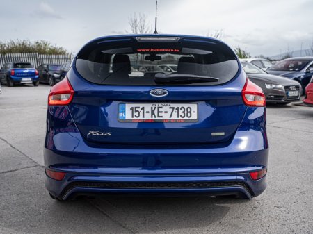 2015 Ford Focus - thumbnail 14