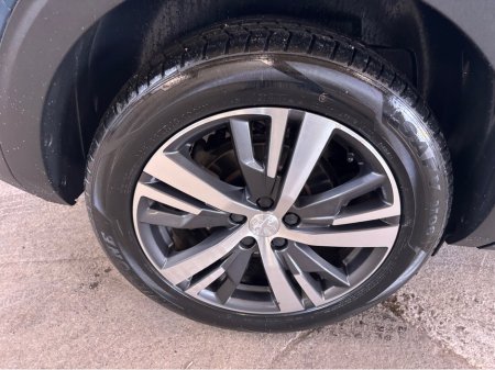 2022 Peugeot 5008 - thumbnail 5