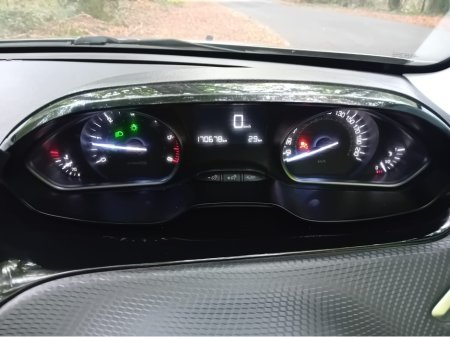 2018 Peugeot 2008 - thumbnail 20