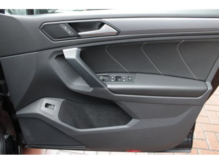 2020 Volkswagen Tiguan 2020 VW TIGUAN €32,950 thumbnail