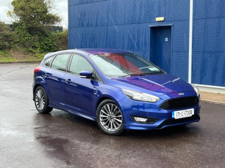 2017 Ford Focus - thumbnail 2