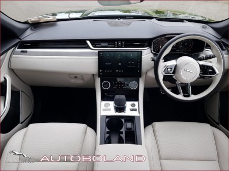 2024 Jaguar F-Pace - view 4