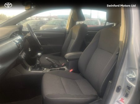 2017 Toyota Corolla - thumbnail 6