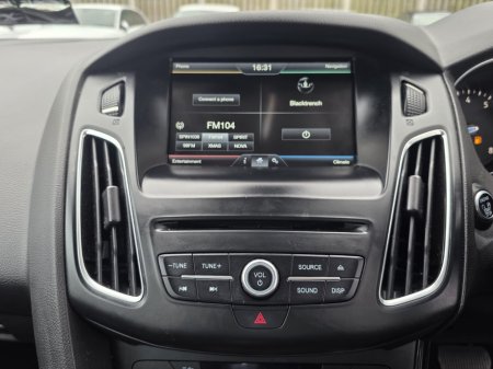 2015 Ford Focus - thumbnail 10