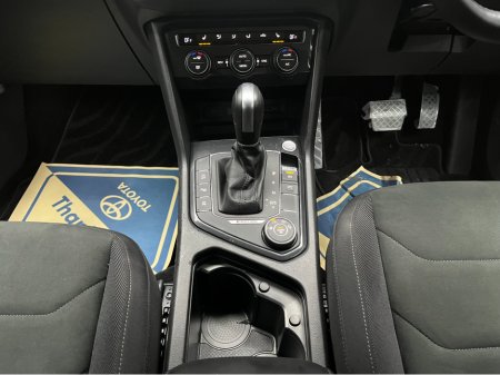 2020 Volkswagen Tiguan - thumbnail 22