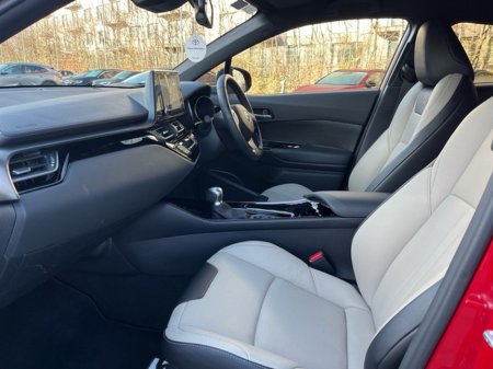 2023 Toyota C-HR - thumbnail 6