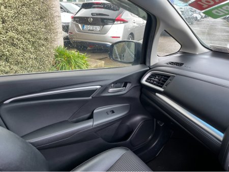 2018 Honda Fit AUTOMATIC HYBRID 1.5 PETROL //HALF LEATHER SEATS//REVERSE CAMERA//KEYLESS ENTRY//ADAPTIVE CRUISE CONTROL// €13,950 thumbnail