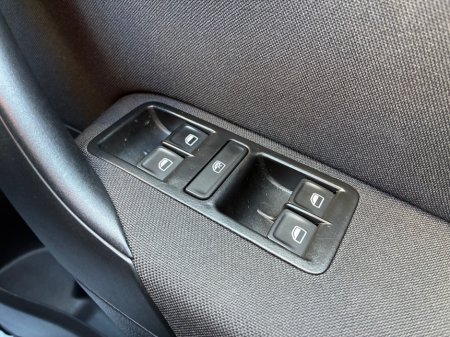 2015 Volkswagen Polo DBA-6RCJZ €12,500 thumbnail