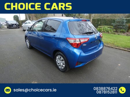 2017 Toyota Yaris - thumbnail 4