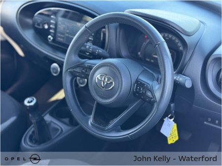 2023 Toyota Aygo X 1.0 Pulse €13,950 thumbnail