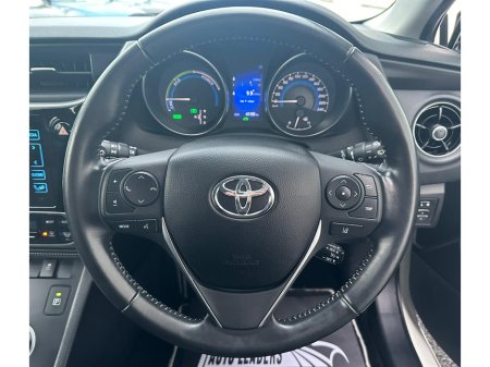 2018 Toyota Auris 1.8 HYBRID LUNA SPORT 136BHP AUTO LOW KM €16,450 thumbnail