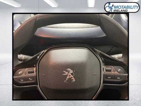 2023 Peugeot Rifter Wheelchair Accessible €42,995 thumbnail