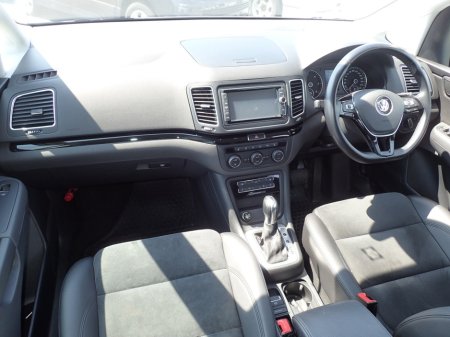 2020 Volkswagen Sharan 2.0 TDI HIGHLINE PLUS DIESEL AUTOMATIC €39,950 thumbnail