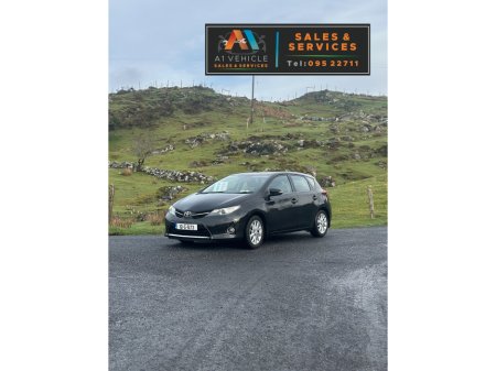 2015 Toyota Auris - thumbnail 3