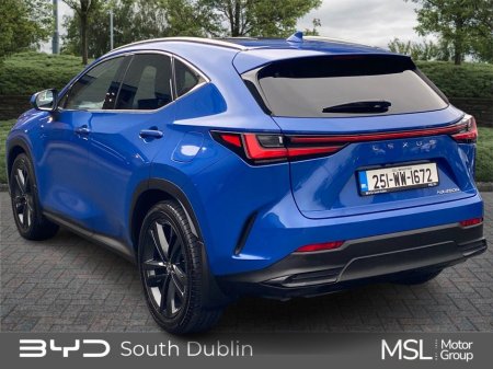 2025 Lexus NX 450 h+ - view 4