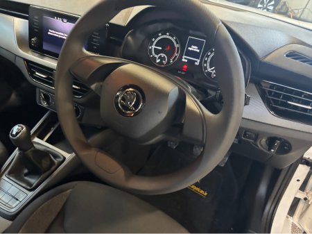 2024 Skoda Kamiq ACTIVE 1.0 TSI 95BHP 5DR €21,999 thumbnail