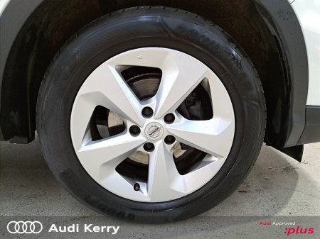 2021 Nissan Qashqai 1.3 DIG-T ACENTA PREM €19,900 thumbnail