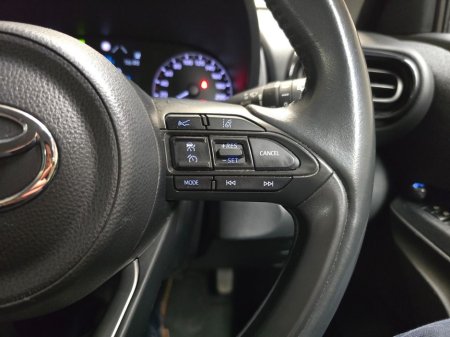 2021 Toyota Yaris - thumbnail 20