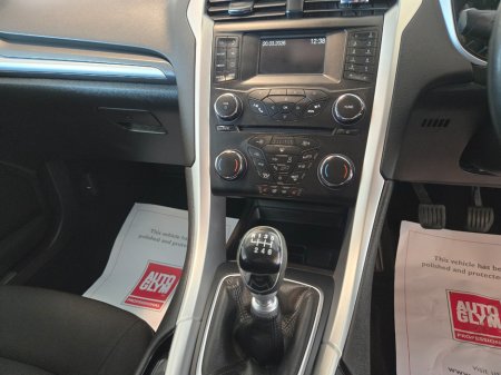 2015 Ford Mondeo - thumbnail 19