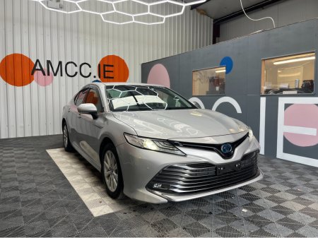 2019 Toyota Camry 2019 TOYOTA CAMRY 2.5 HYBRID / 69k KMs / REVERSE CAMERA , ADAPTIVE CRUISE & MORE