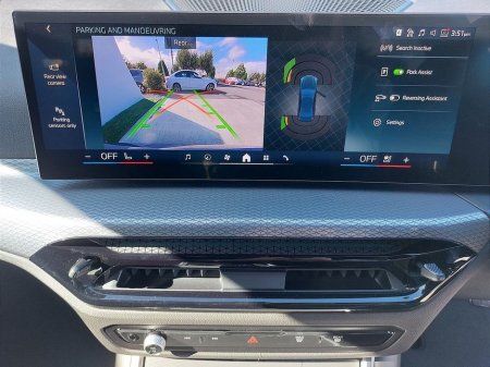 2025 BMW 3 Series - thumbnail 8